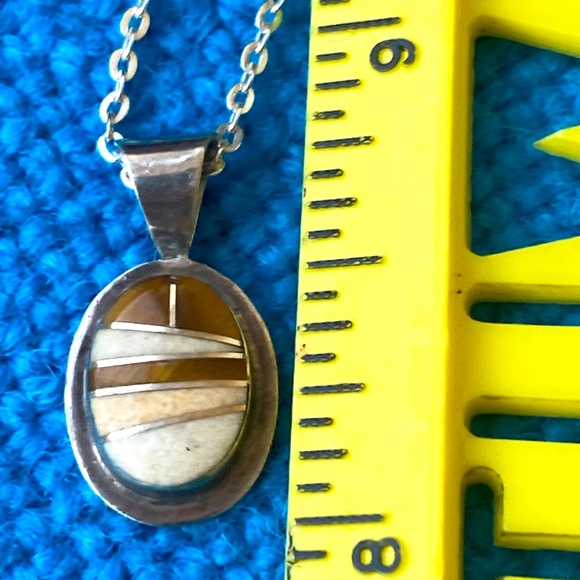 Richard Begay sterling silver inlay Tiger eye small pendant necklace - Picture 4 of 5